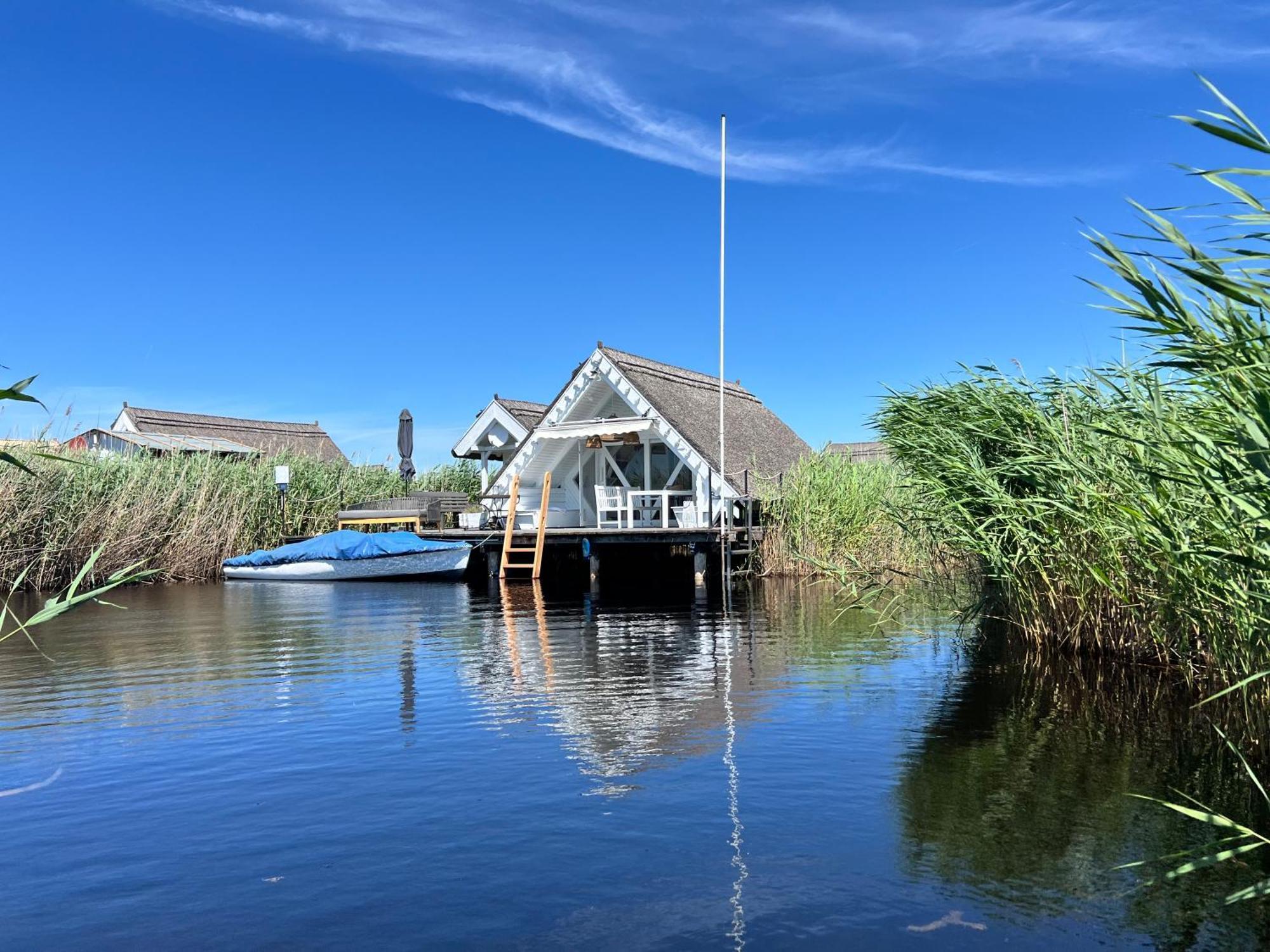 Seehuette Neusiedlersee - Seehaus Inklusive Elektroboot Rust Luaran gambar