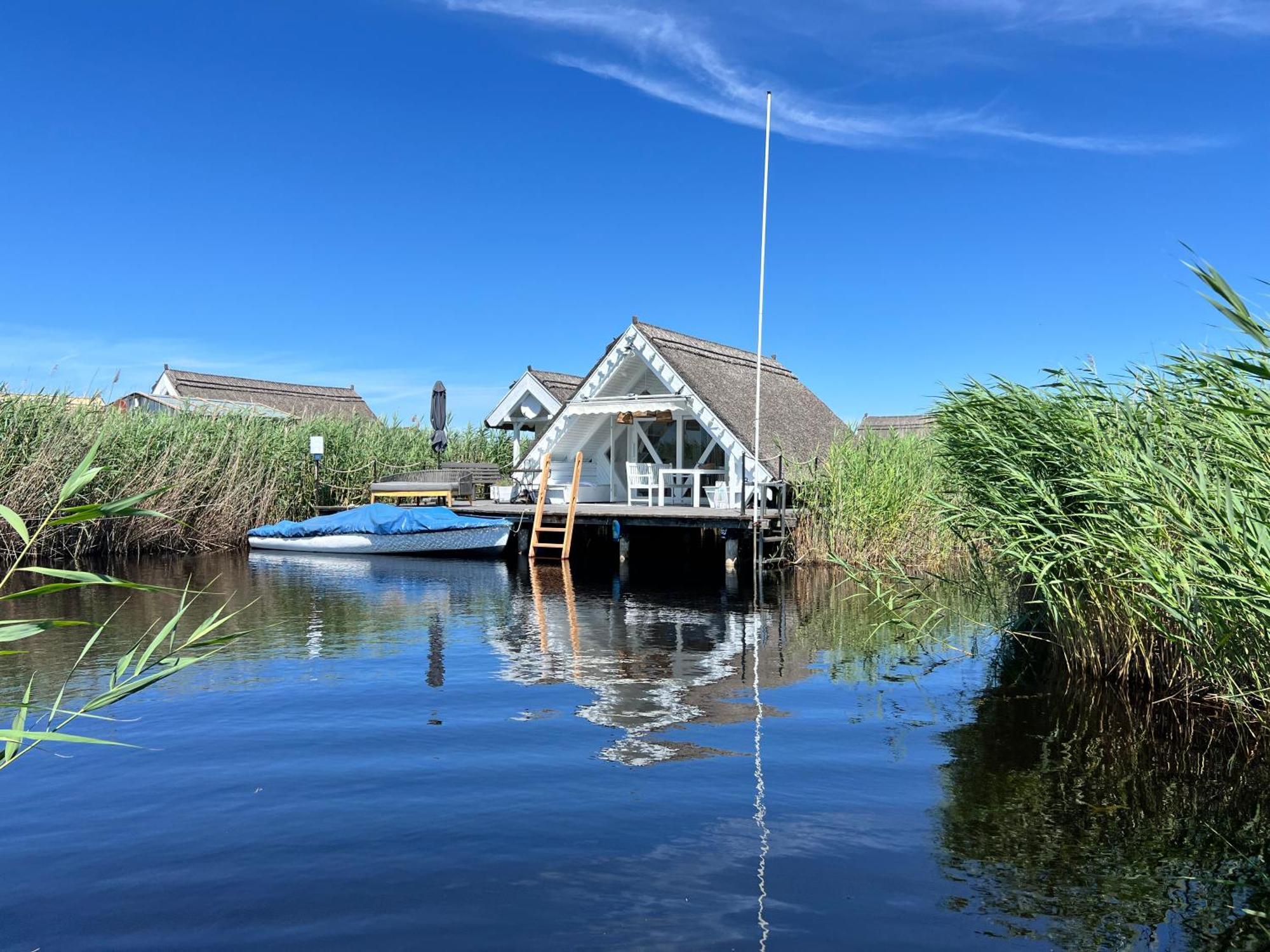 Seehuette Neusiedlersee - Seehaus Inklusive Elektroboot Rust Luaran gambar