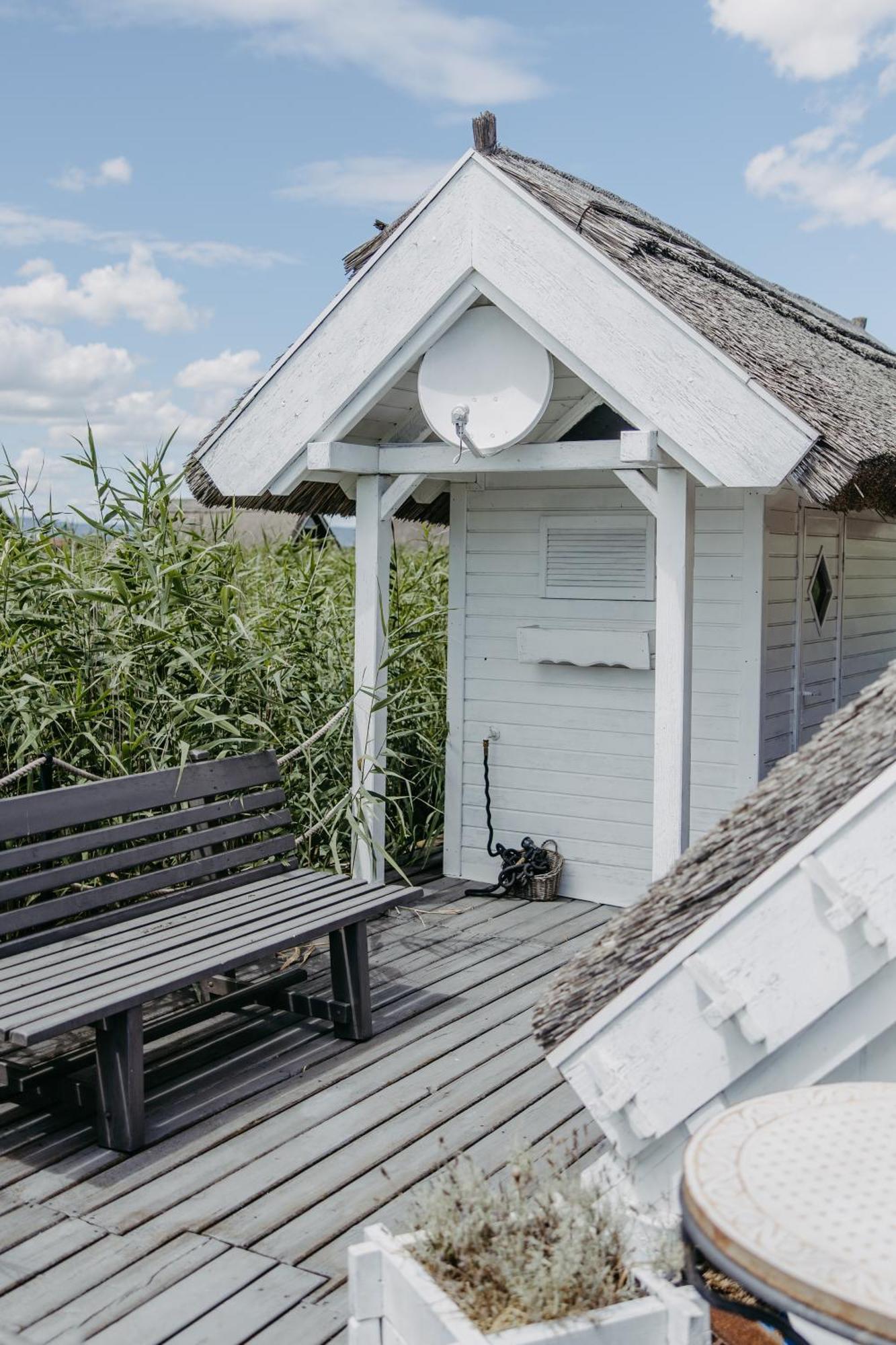 Seehuette Neusiedlersee - Seehaus Inklusive Elektroboot Rust Luaran gambar