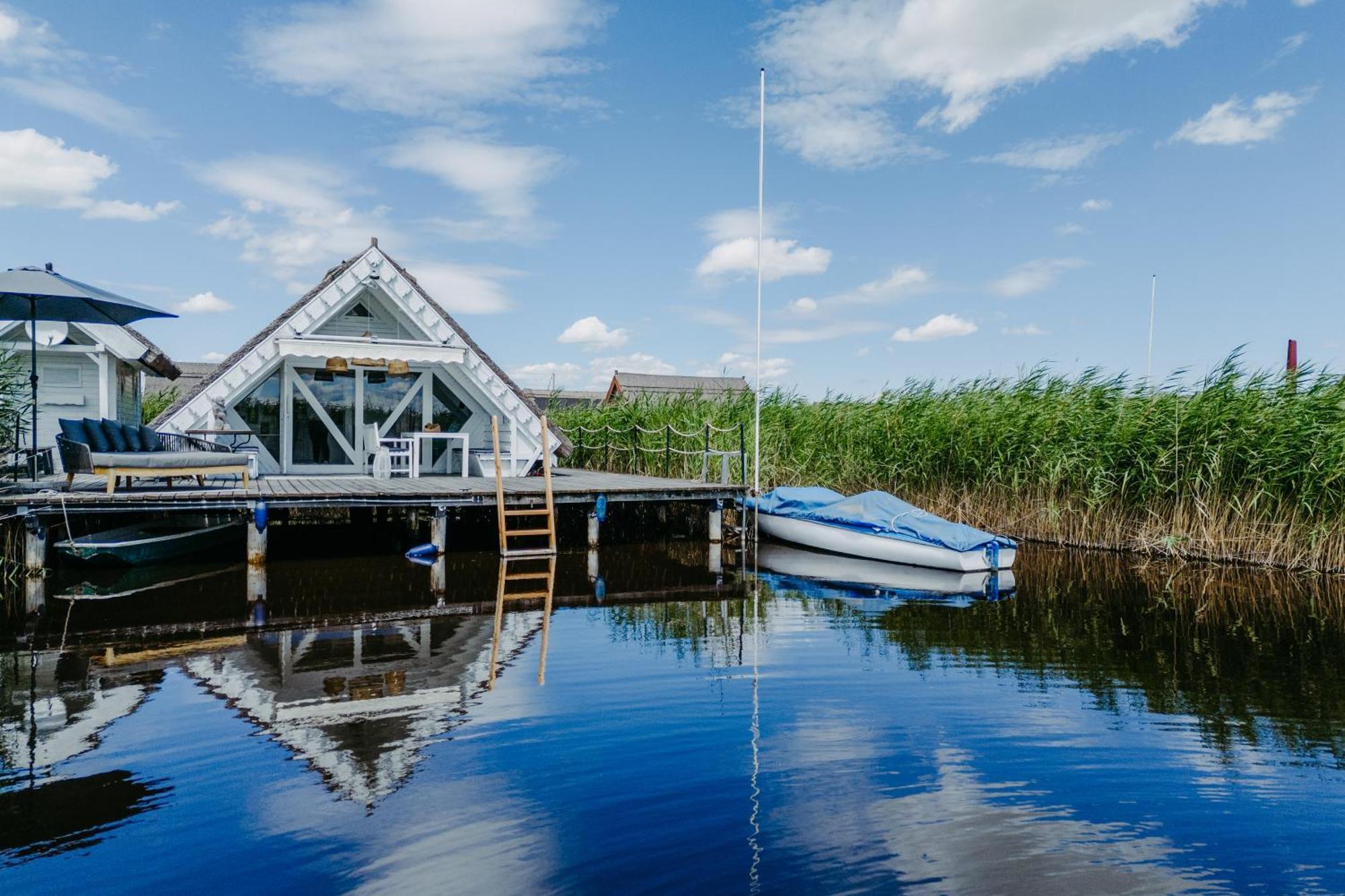 Seehuette Neusiedlersee - Seehaus Inklusive Elektroboot Rust Luaran gambar