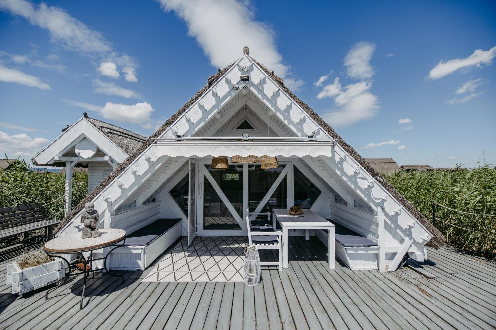 Seehuette Neusiedlersee - Seehaus Inklusive Elektroboot Rust Luaran gambar