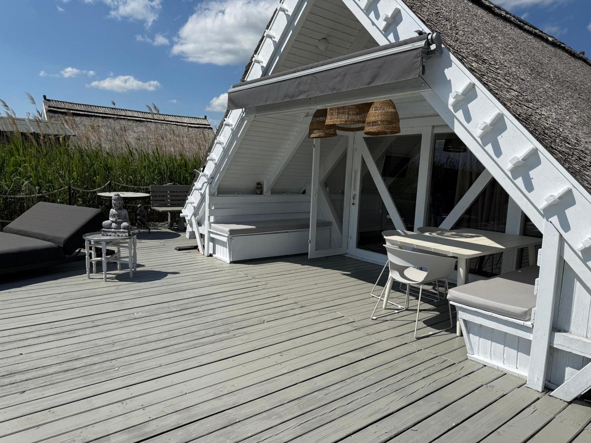 Seehuette Neusiedlersee - Seehaus Inklusive Elektroboot Rust Luaran gambar